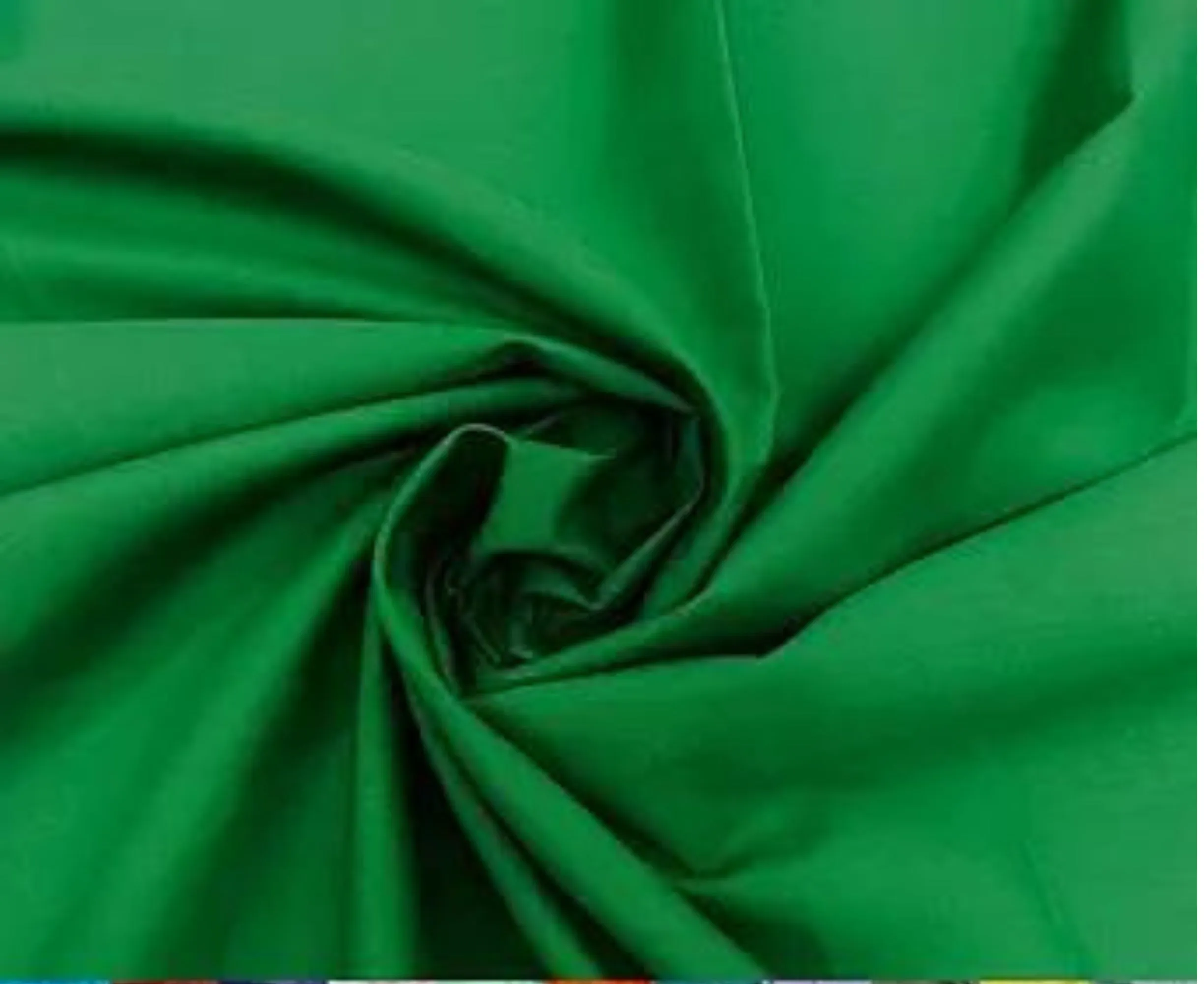 Kelly Green Broadcloth Polyester Cotton Fabric | Poly Cotton Fabric